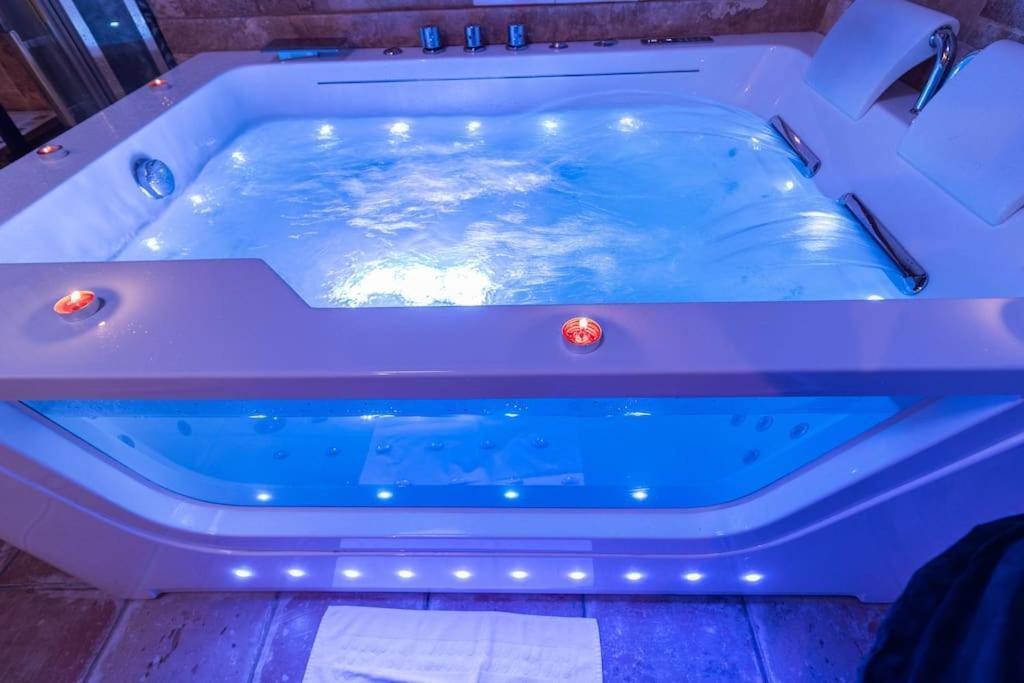Bed & Spa - La Parenthese Topdestination-Dijon - Centre Ville - Classe 3 Etoiles Ngoại thất bức ảnh