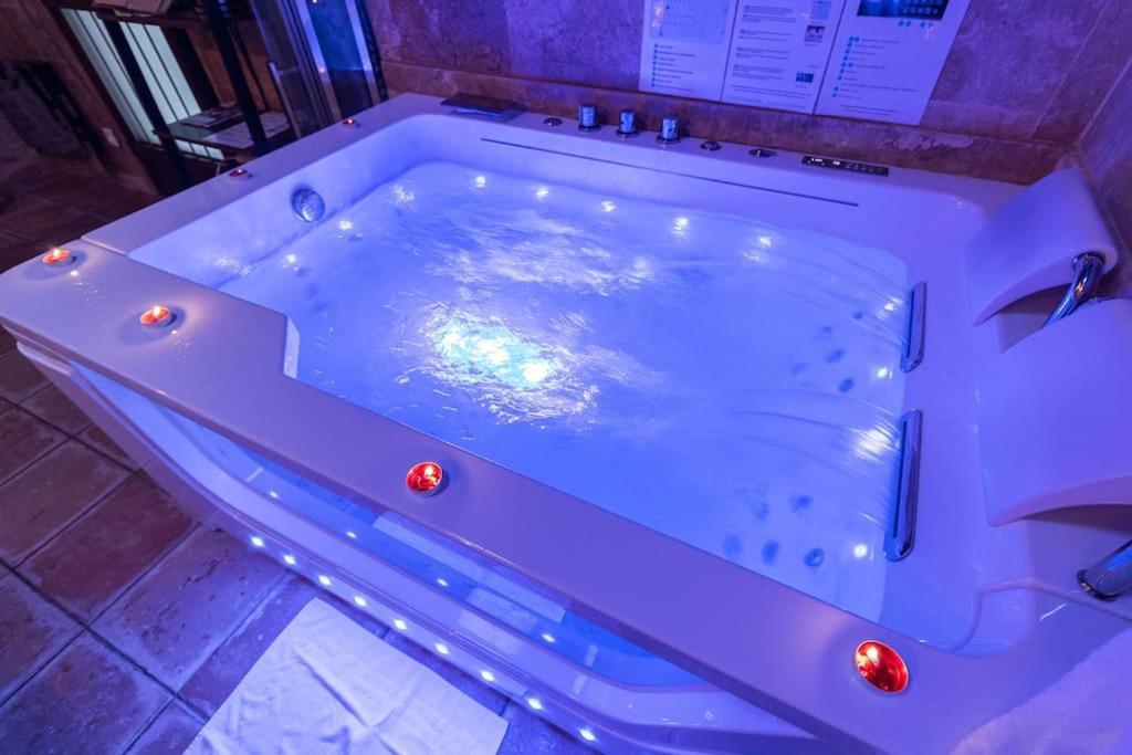 Bed & Spa - La Parenthese Topdestination-Dijon - Centre Ville - Classe 3 Etoiles Ngoại thất bức ảnh